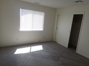 1013 W Perdew Ave in Ridgecrest, CA - Building Photo - Building Photo
