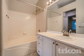 8785 Katherine Ct in Parker, CO - Foto de edificio - Building Photo