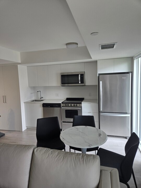 480 Wilson Ave in North York, ON - Building Photo