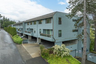 Landmark Villa in Mercer Island, WA - Foto de edificio - Building Photo