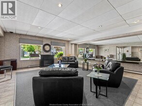 8591 Riverside Dr E in Windsor, ON - Building Photo - Building Photo
