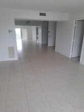 4164 Inverrary Dr, Unit 803 in Lauderhill, FL - Building Photo - Building Photo