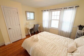 60 Litchfield St, Unit 2nd in Boston, MA - Foto de edificio - Building Photo