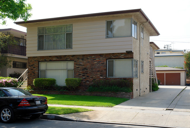 642 Howland Dr in Inglewood, CA - Building Photo - Building Photo