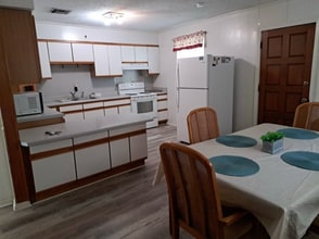 1601 Dogwood Dr in Harvey, LA - Foto de edificio - Building Photo