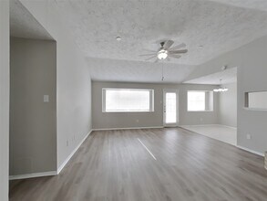 2802 N Spring Dr in Spring, TX - Building Photo - Building Photo