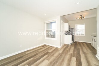 1329 E Market St-Unit -Unit 7 in Indianapolis, IN - Building Photo - Building Photo