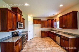 304 Silverleaf Ln in Moncks Corner, SC - Building Photo - Building Photo