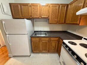 306 Tappan St, Unit 103 in Brookline, MA - Building Photo - Building Photo