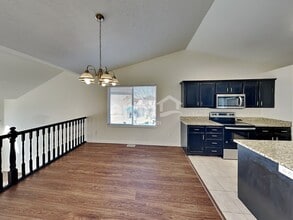 3920 W 975 S in Syracuse, UT - Foto de edificio - Building Photo