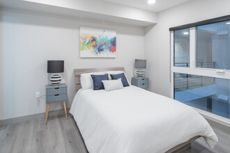 Lido Apartments - 1532 Brockton Ave in Los Angeles, CA - Building Photo - Interior Photo