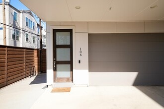 2203 Moser Ave in Dallas, TX - Building Photo - Building Photo