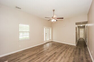 82 Eva Dr in Hampton, GA - Building Photo - Building Photo