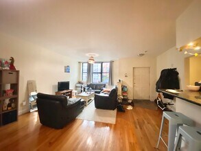 6 Douglas Park, Unit 3 in Boston, MA - Foto de edificio - Building Photo