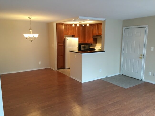 18502 Boysenberry Dr in Montgomery Village, MD - Foto de edificio - Building Photo