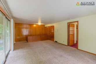 1725 Houston St in Manhattan, KS - Building Photo - Building Photo