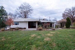 3180 Pinecrest Ct in Murrysville, PA - Building Photo