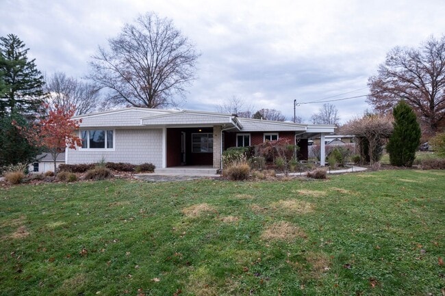 property at 3180 Pinecrest Ct