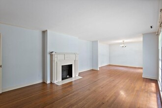 1078 Cedar Hill Dr in Jackson, MS - Building Photo - Building Photo