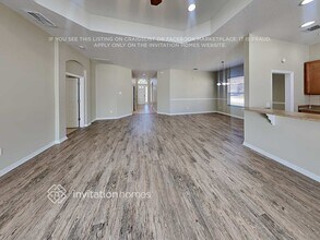 37023 Highland Bluff Cir in Dade City, FL - Building Photo - Building Photo