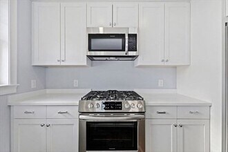 23 Taylor St in Waltham, MA - Building Photo - Building Photo