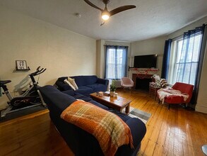 914 Beacon St, Unit 2 in Boston, MA - Building Photo - Building Photo