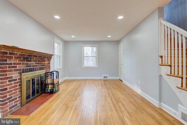 6916 New Hampshire Ave in Takoma Park, MD - Building Photo - Building Photo