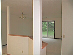 855 Highview Dr in New Richmond, WI - Foto de edificio - Building Photo