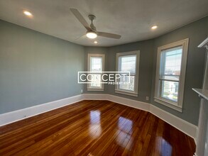 3 Mossland St, Unit 3 in Somerville, MA - Foto de edificio - Building Photo