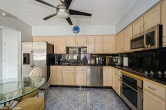 7450 Lincoln Ave in Skokie, IL - Building Photo - Building Photo