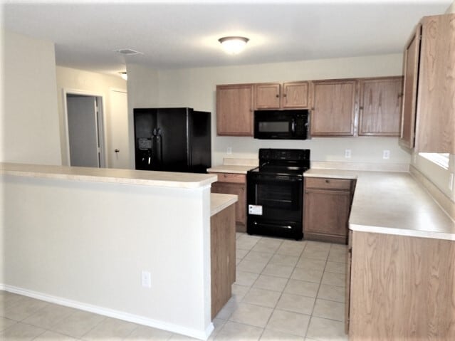 7569 Vanessa Dr in Fort Worth, TX - Building Photo - Building Photo