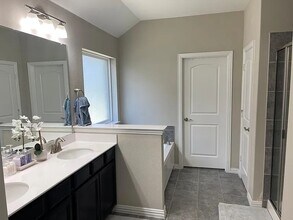 2416 Leeward Pl in Little Elm, TX - Building Photo - Building Photo