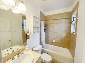 2450 SW 14th Ave in Fort Lauderdale, FL - Building Photo - Building Photo