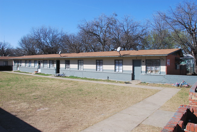 1131 Phinney Ave in Dallas, TX - Building Photo - Building Photo