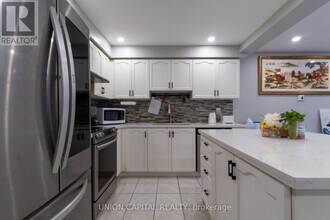 92 Guinevere Rd in Markham, ON - Building Photo - Building Photo