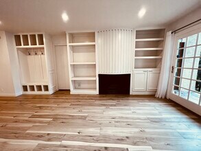 6467 Kanan Dume Rd, Unit 6467 Cavalleri Road in Malibu, CA - Foto de edificio - Building Photo