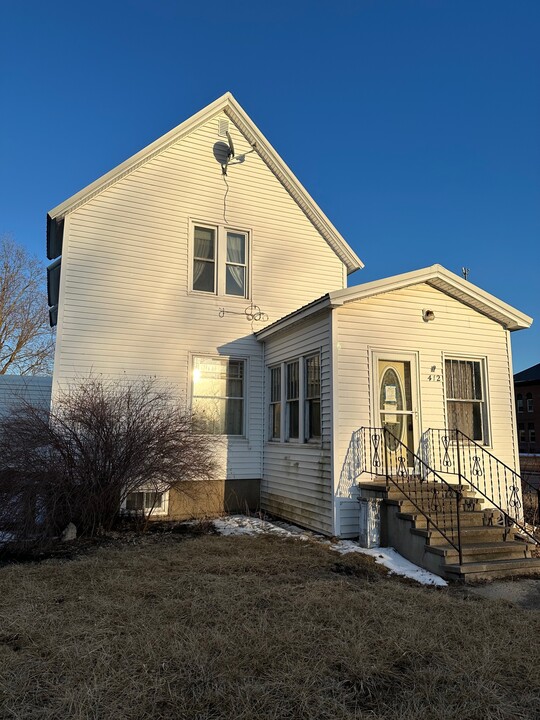 412 S Walnut St in Ellsworth, MN - Foto de edificio