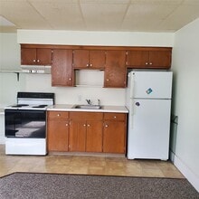 111 Vineyard Ave in Highland, NY - Building Photo - Building Photo