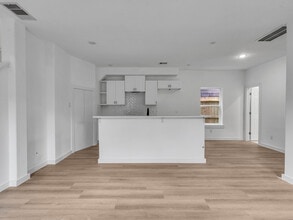 8631 Homewood Ln in Houston, TX - Foto de edificio - Building Photo