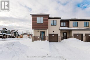 501 Galanthus Walk in Ottawa, ON - Building Photo