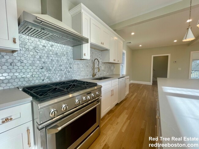 property at 1166 Fellsway