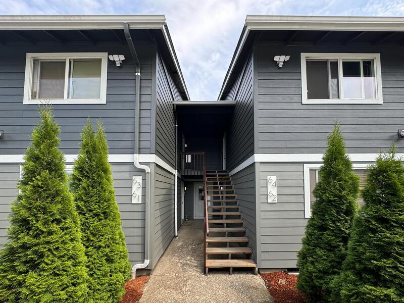 5495 A St in Springfield, OR - Building Photo