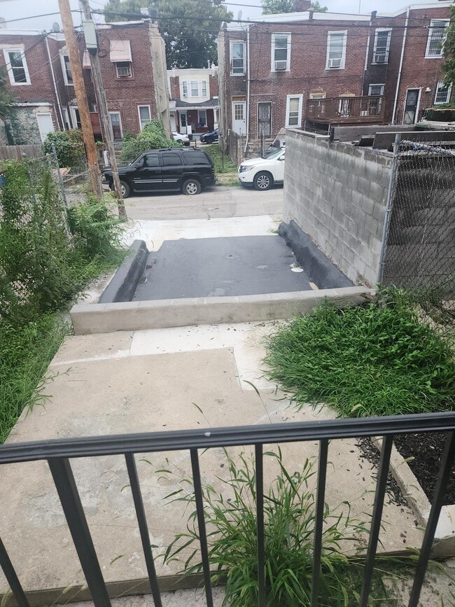 328 N Redfield St in Philadelphia, PA - Building Photo - Building Photo