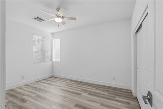 9958 Valley St in Las Vegas, NV - Building Photo - Building Photo