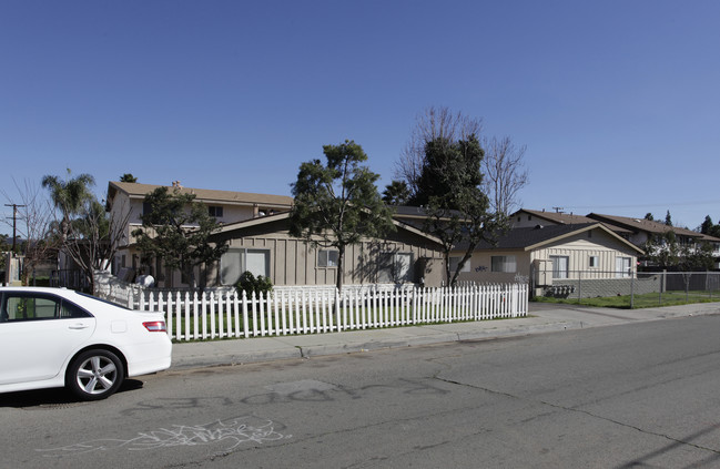 620-626 N Grape St in Escondido, CA - Building Photo - Building Photo