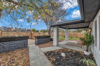 6200 Kasper St in Austin, TX - Building Photo - Building Photo