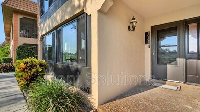 10192 Seminole Island Dr in Largo, FL - Building Photo - Building Photo