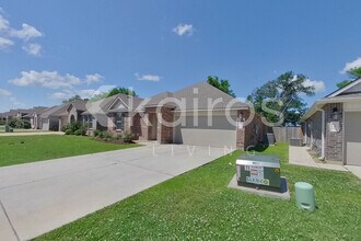 102 Yardley Ct in Lafayette, LA - Building Photo - Building Photo