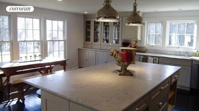 420 Main St in Amagansett, NY - Building Photo - Building Photo