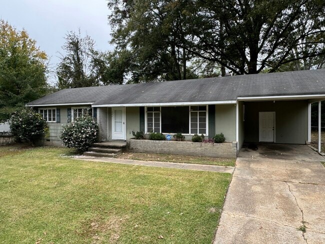 property at 140 Wildwood Cir